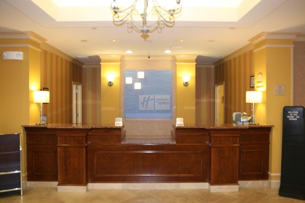 Holiday Inn Express & Suites Florence I-95 & I-20 Civic Ctr By Ihg Exterior photo