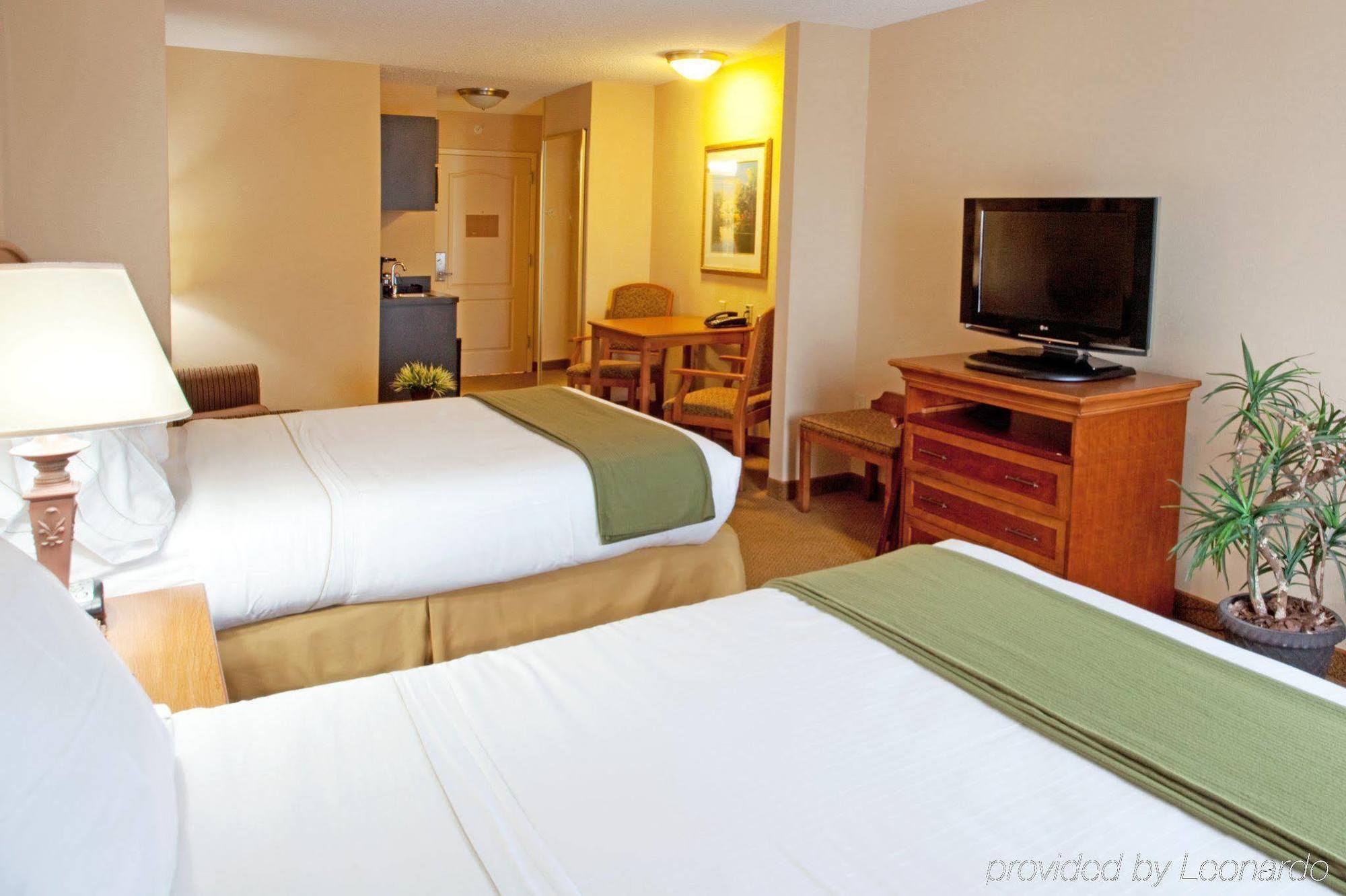 Holiday Inn Express & Suites Florence I-95 & I-20 Civic Ctr By Ihg Exterior photo